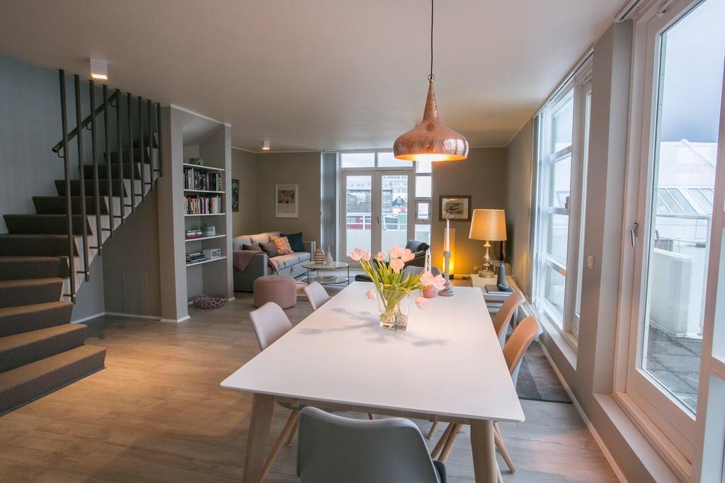 Penthouse Downtown With Free Parking Apartment เรคยาวิก ภายนอก รูปภาพ