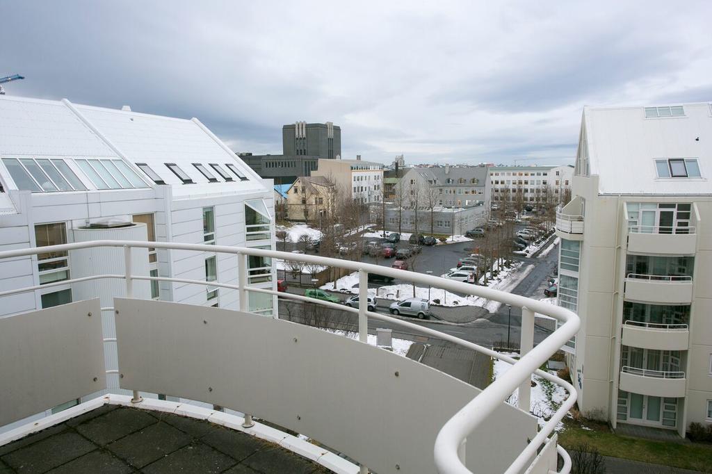 Penthouse Downtown With Free Parking Apartment เรคยาวิก ภายนอก รูปภาพ